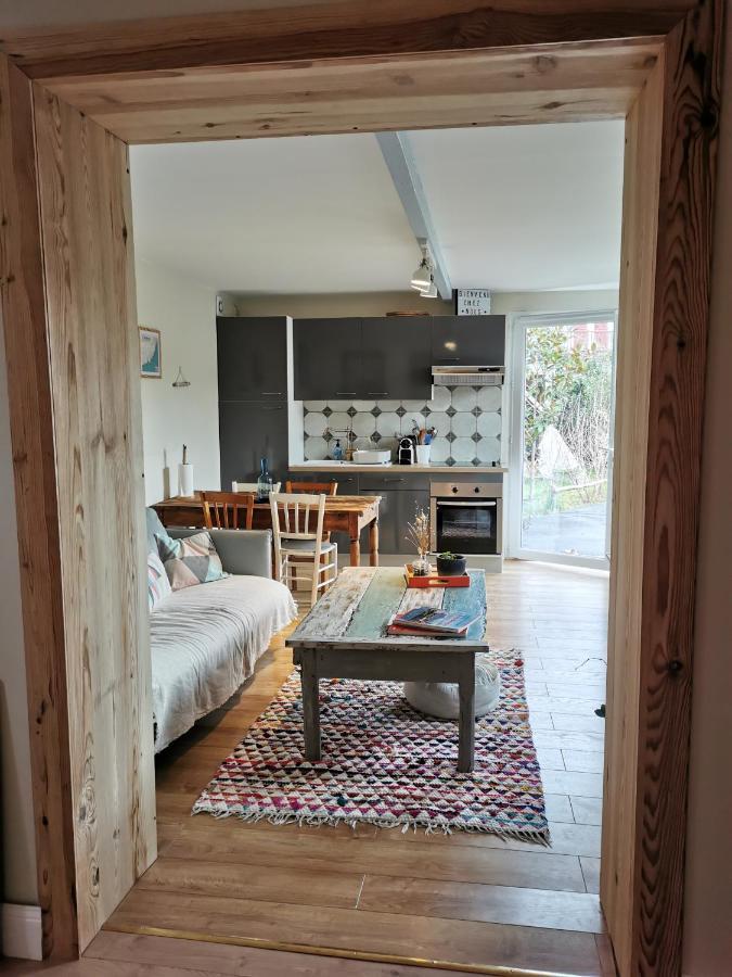 GÎTE AZKENDANTZA 2a6 PERS AVEC CARAVANE INSOLITE Ascain Exterior foto