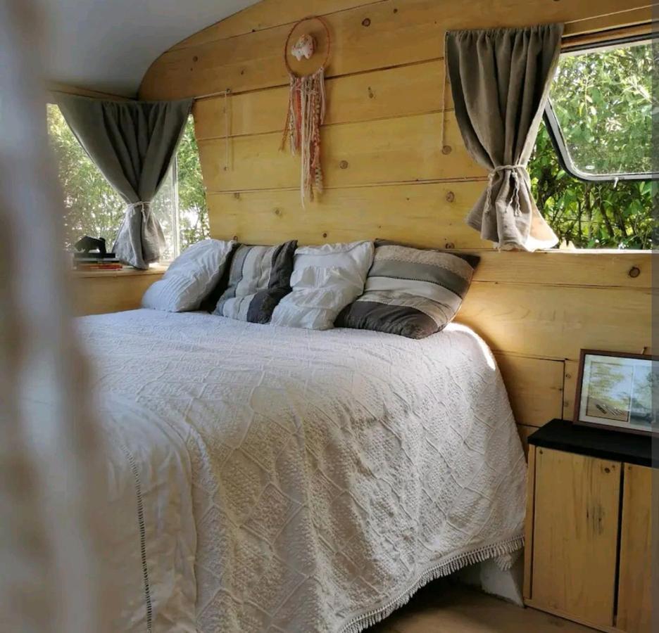 GÎTE AZKENDANTZA 2a6 PERS AVEC CARAVANE INSOLITE Ascain Exterior foto