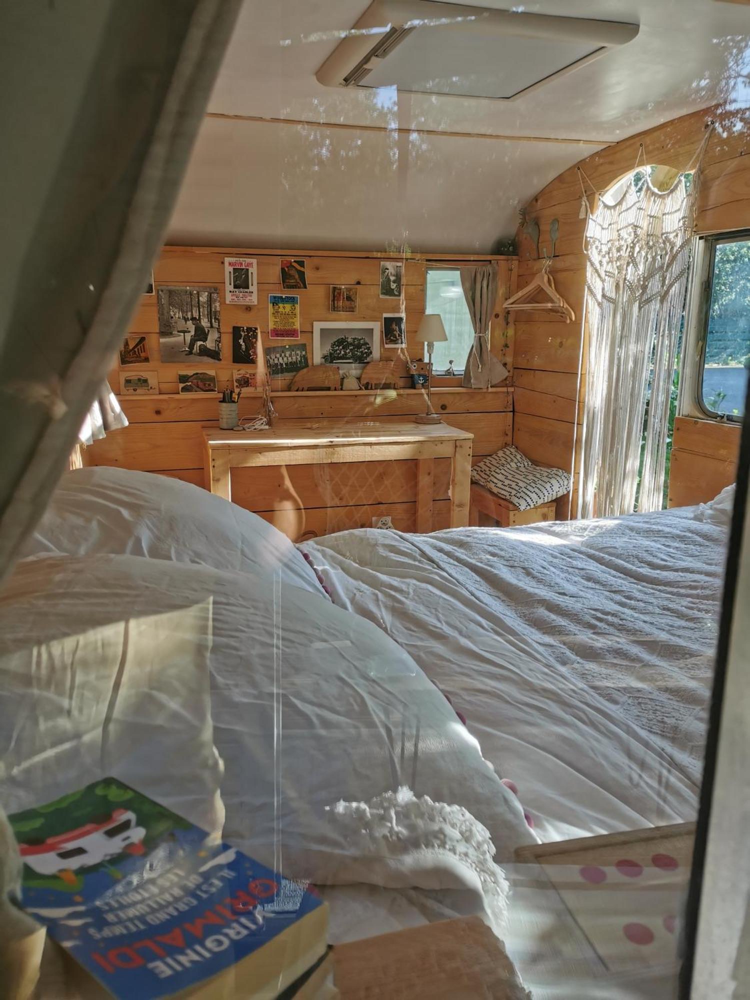 GÎTE AZKENDANTZA 2a6 PERS AVEC CARAVANE INSOLITE Ascain Exterior foto